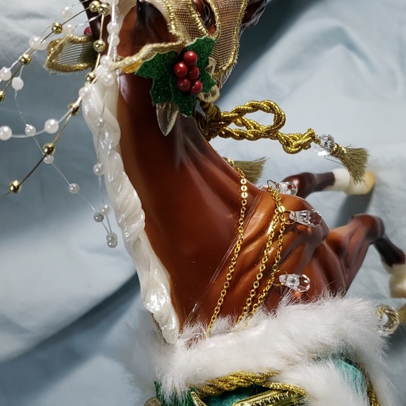 Breyer 2019 Holiday Horse Minstrel - Picture 9 of 16